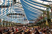 schon immer war die Ochsenbraterei ein helles Zelt (©Foto: Martin Schmitz)